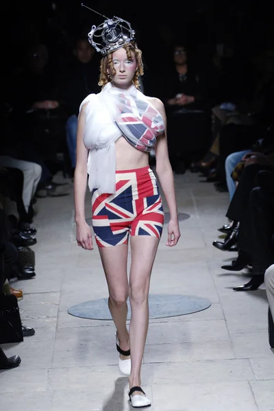 Look 3